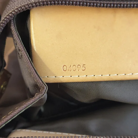 MCM Vintage Large Visetos Monogram Chain Tote Bag – Brown Nylon & Gold Hardware - Picture 4 of 13